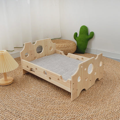 Cat pet cheese bed, smooth rounded edges, cute style, solid wood universal in all seasons
